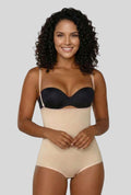 Body Lilian que abraza la cadera