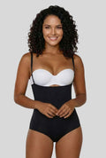 Body Lilian que abraza la cadera