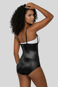 Body Lilian que abraza la cadera
